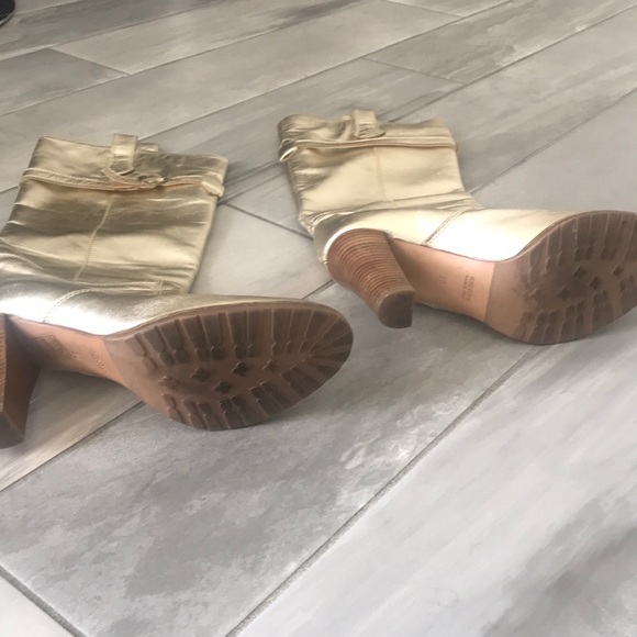 Metallic gold boots - Picture 2 of 4